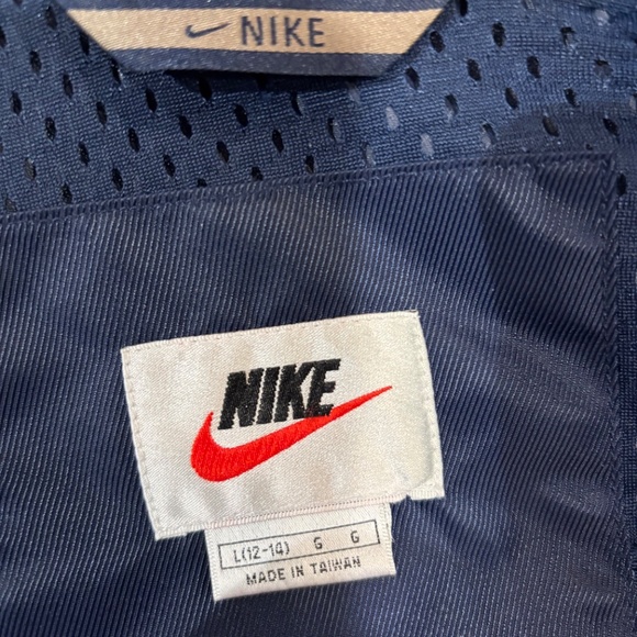 Nike Ladies Nylon Navy Jacket - Picture 4 of 4